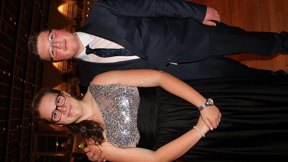 Die Bilder vom Abschlussball der Tanzschule Seidel in der Fraunhofer-Halle am 28. November. Die Bilder vom Abschlussball der Tanzschule Seidel in der Fraunhofer-Halle am 28. November.