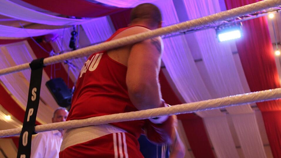 Im Lechner-Festzelt hie&szlig; es am Sonntag wieder 'Let&acute;s get ready to rumble'.