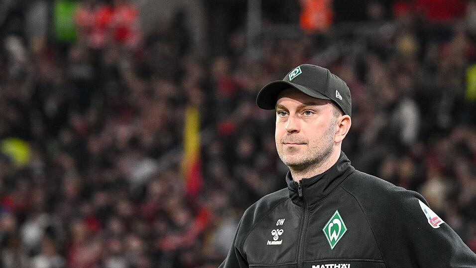 Coach Ole Werner kassierte mit Bremen die dritte Niederlage nacheinander. Coach Ole Werner kassierte mit Bremen die dritte Niederlage nacheinander.