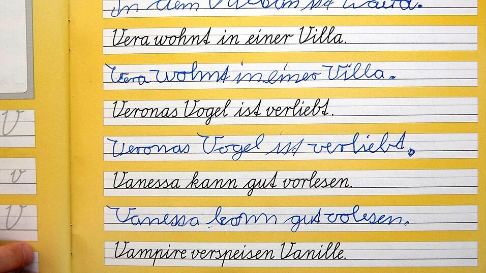 Lehrkräfte beklagen, dass Schreibschriften oft unleserlich sind (Symbolbild). Lehrkräfte beklagen, dass Schreibschriften oft unleserlich sind (Symbolbild).