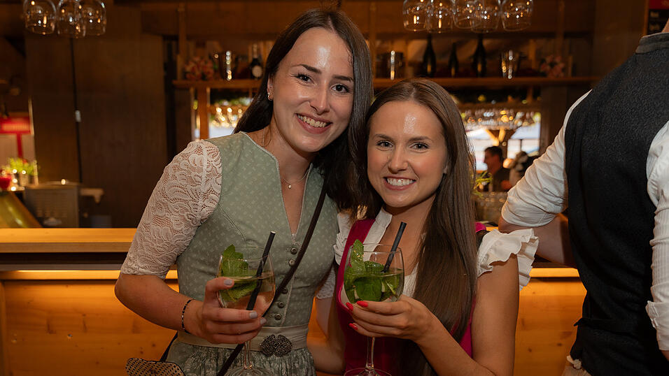 Die Partybilder vom Samstag, 12. August 2023, aus dem Festzelt Krönner. Die Partybilder vom Samstag, 12. August 2023, aus dem Festzelt Krönner.