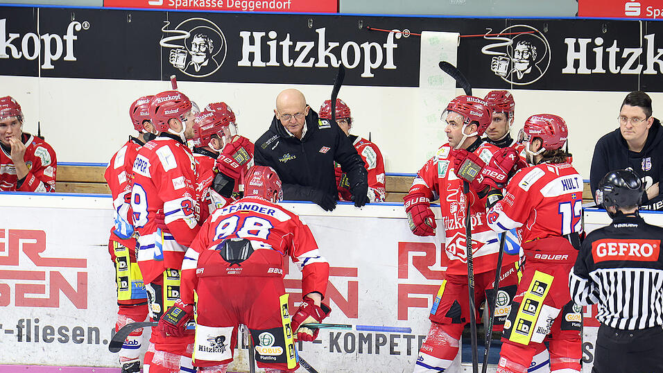 Nach zwei Heimniederlage in Folge hofft DSC-Trainer Jiri Ehrenberger gegen Bayreuth auf einen Sieg. Nach zwei Heimniederlage in Folge hofft DSC-Trainer Jiri Ehrenberger gegen Bayreuth auf einen Sieg.