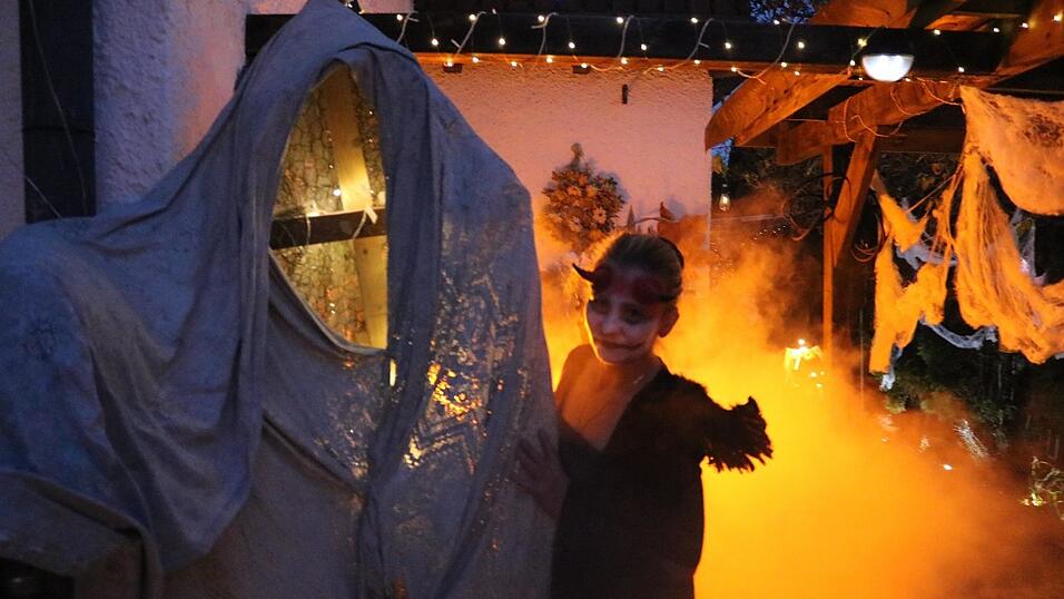 Petra Neumeier und einer ihrer Nachtw&auml;chter