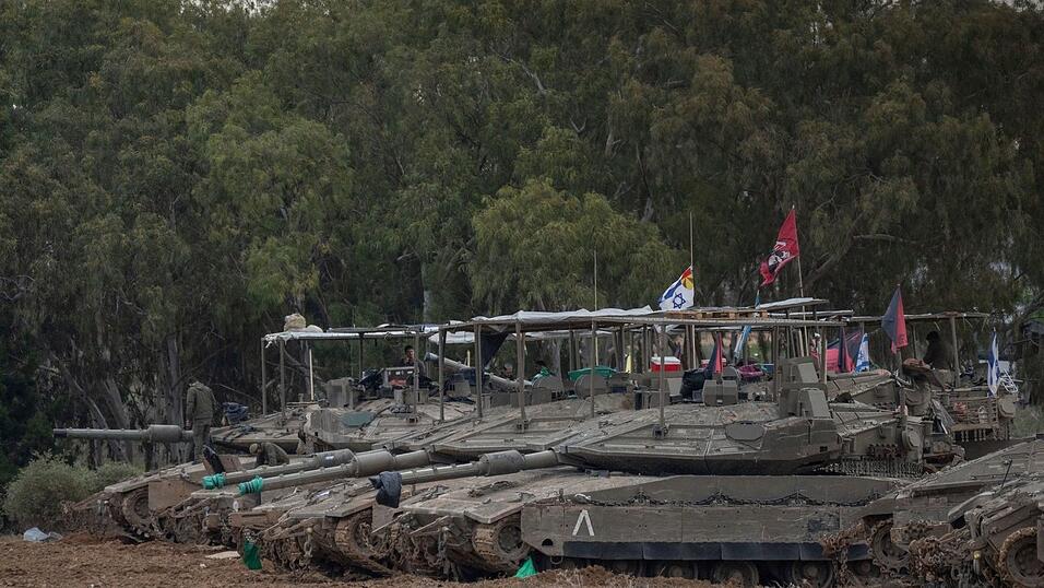 Israels Armee ist angeblich auf die Rückkehr zum Krieg vorbereitet. Israels Armee ist angeblich auf die Rückkehr zum Krieg vorbereitet.