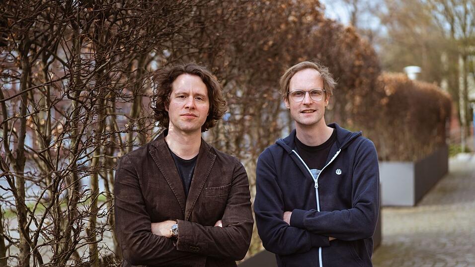 Die Historiker Daniel Meßner (rechts) und Richard Hemmer (links) sind jede Woche bei 'Geschichten aus der Geschichte' zu hören.