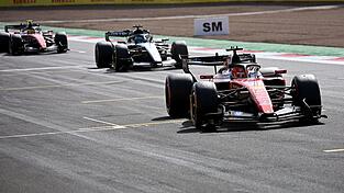 Charles Leclerc bleibt in Silverstone cool. Charles Leclerc bleibt in Silverstone cool.
