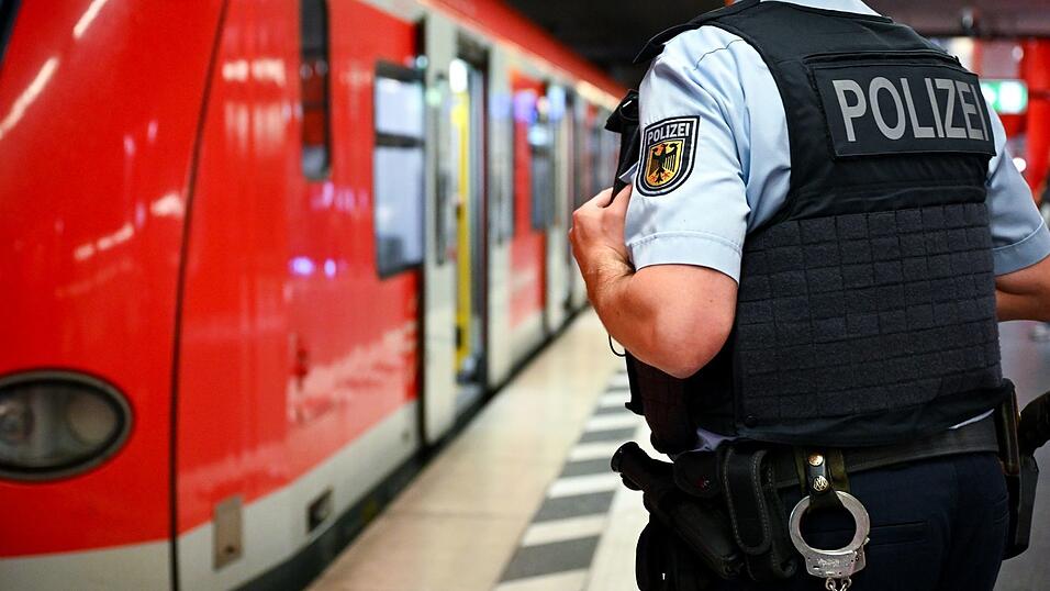 Die Sicherheit an Bahnh&ouml;fen und in Z&uuml;gen bleibt ein vieldiskutiertes Thema. (Symbolbild)