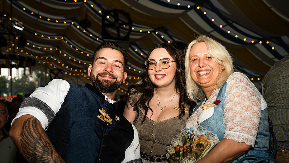 Die Partybilder vom Samstag, 15. August, aus dem Festzelt Reisinger. Die Partybilder vom Samstag, 15. August, aus dem Festzelt Reisinger.