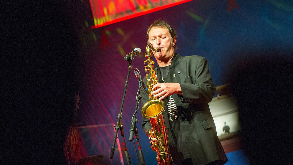 Hans-J&uuml;rgen Buchner bei einem Konzert im M&uuml;nchner Circus Krone im Jahr 2013