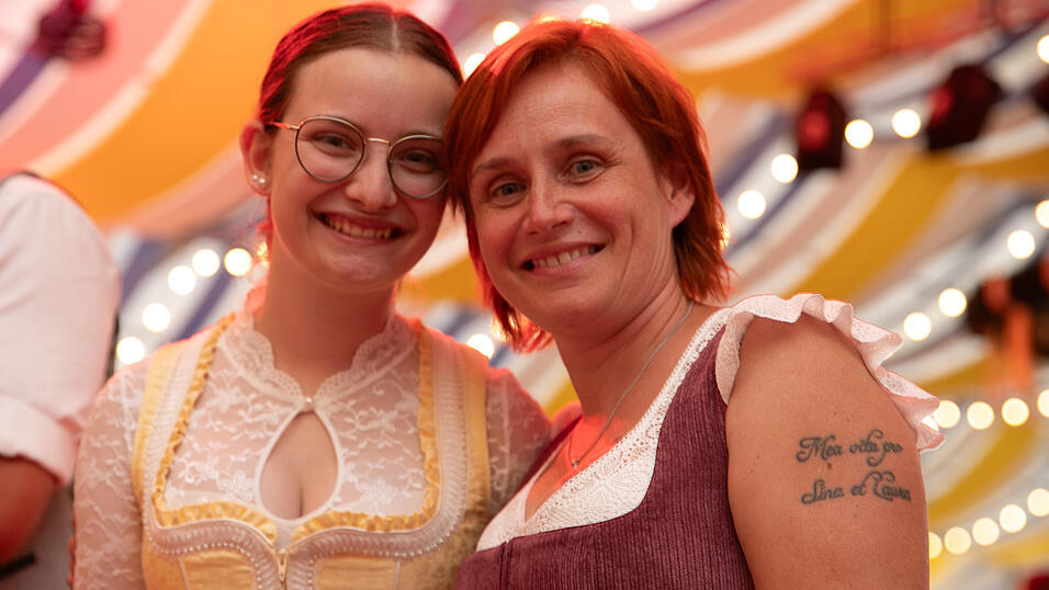 Die Partybilder vom Montag, 18. August, aus dem Festzelt Reisinger. Die Partybilder vom Montag, 18. August, aus dem Festzelt Reisinger.
