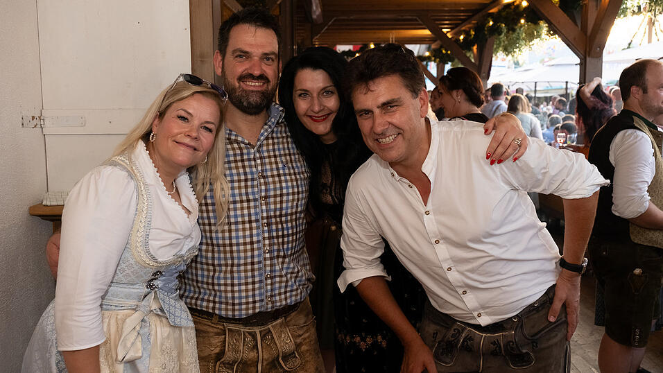 Die Partybilder vom Montag, 14. August 2023, aus dem Festzelt Krönner. Die Partybilder vom Montag, 14. August 2023, aus dem Festzelt Krönner.