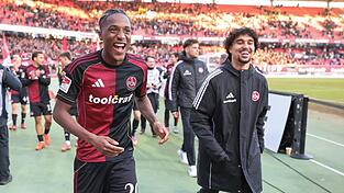 Muss den 1. FC Nürnberg nach nur einem halben Jahr wieder verlassen: Leihspieler Demba Diop (links). (Archivbild) Muss den 1. FC Nürnberg nach nur einem halben Jahr wieder verlassen: Leihspieler Demba Diop (links). (Archivbild)