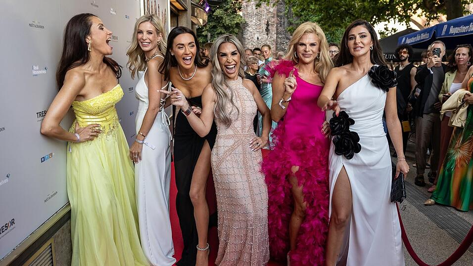 Joana, Lili, Carina, Pegah, Natalie und Seher (von links) sind die „The Real Housewives of Munich“.
