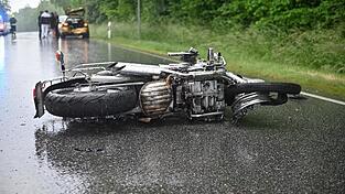 Für den 74-jährigen Motorradfahrer kam jede Hilfe zu spät. Für den 74-jährigen Motorradfahrer kam jede Hilfe zu spät.