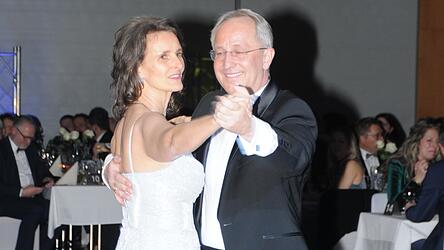 Mit einem Walzer er&ouml;ffnete Lionspr&auml;sident Robert Elsberger mit Ehefrau Bettina den 25. Lions-Ball.