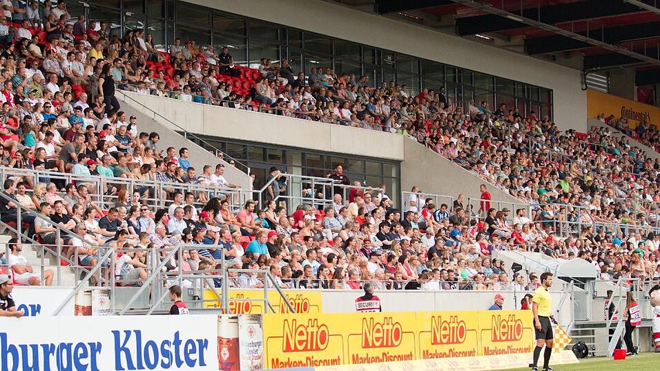 Der SSV Jahn spielt im letzten Test gegen Zweitligist VfL Bochum 2:2. Der SSV Jahn spielt im letzten Test gegen Zweitligist VfL Bochum 2:2.