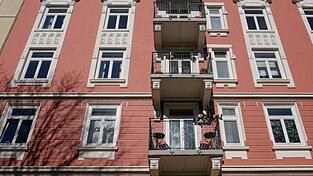 Hohe Preissprünge bei Immobilien, die zum Kauf angeboten werden, gab es besonders in kleineren Großstädten in Deutschland. Das zeigt eine aktuelle Analyse des Immobilienportals Immowelt. (Symbolbild)