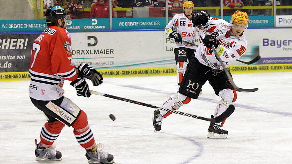 Mit 2:4 unterlag der EVL im Heimspiel den Fischtown Pinguins. (Foto: Georg Gerleigner)