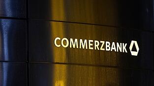 Die Commerzbank will ihren Gewinn noch st&auml;rker steigern, doch viele Analysten hatten mehr erwartet.