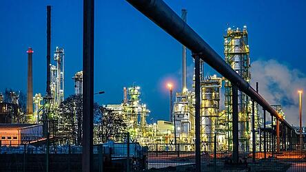 Fr&uuml;her kam russisches &Ouml;l durch die Druschba-Pipeline bis zur PCK-Raffinerie im ostdeutschen Schwedt. Jetzt wird der Hahn von Russland zugedreht, obwohl das &Ouml;l aus Kasachstan kommt.