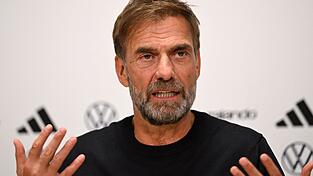 Jürgen Klopp startet gegen die Niederlande als Bundestrainer. Jürgen Klopp startet gegen die Niederlande als Bundestrainer.