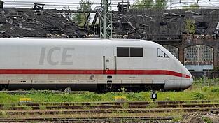 Ein Zug auf dem Weg von Köln nach Berlin wurde in Gifhorn gestoppt. (Symbolbild)