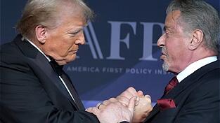 Zwei, die sich gern haben: US-Präsident Donald Trump und Actionfilm-Ikone Sylvester Stallone, (Archivbild)