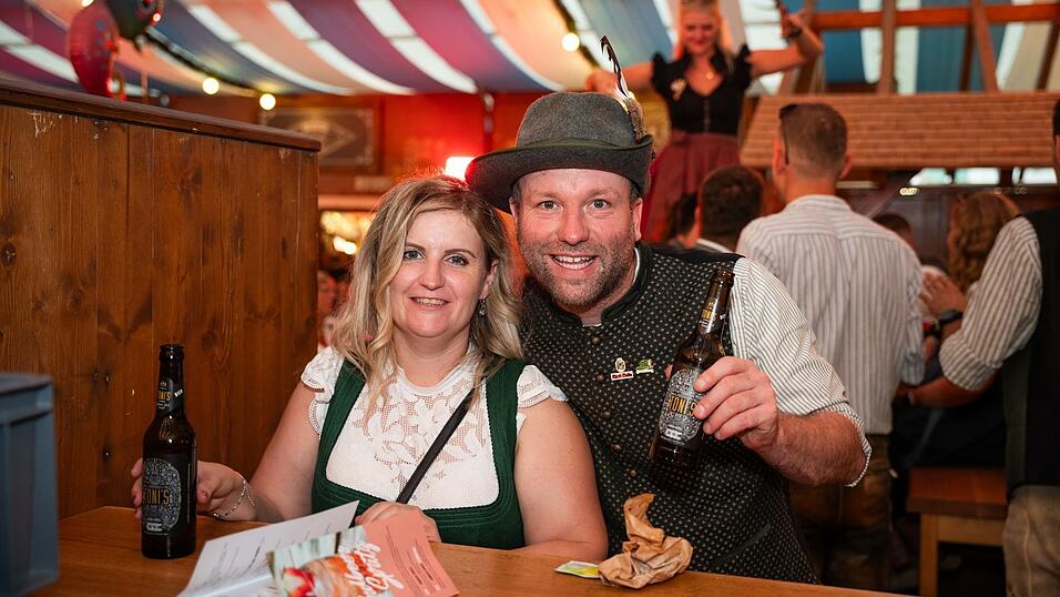 Die Partybilder vom Samstag, 15. August, aus dem Festzelt Wenisch. Die Partybilder vom Samstag, 15. August, aus dem Festzelt Wenisch.