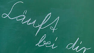 Kurzdeutsch breitet sich inzwischen auch in der Alltagssprache aus.