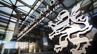 Das OLG Frankfurt will 720 Millionen Euro russisches Vermögen einziehen. Das OLG Frankfurt will 720 Millionen Euro russisches Vermögen einziehen.