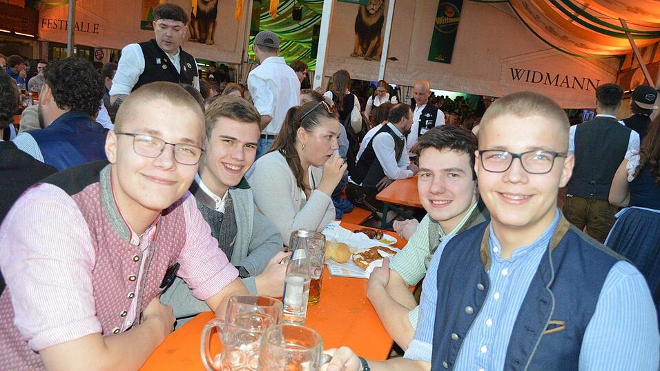 Viele Landshuter feierten am Freitag auf der Dult.&nbsp;