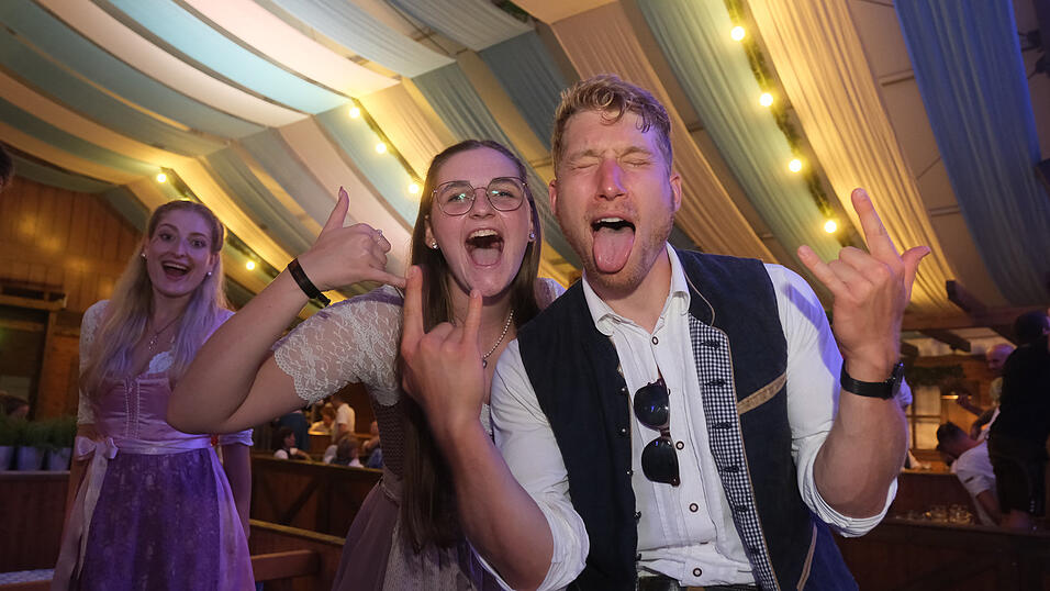 Die Partybilder vom Dienstag, 15. August 2023, aus dem Festzelt Wenisch. Die Partybilder vom Dienstag, 15. August 2023, aus dem Festzelt Wenisch.