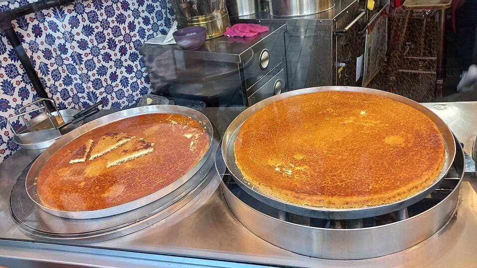 Leckeres Essen gibt es in Istanbul an allen Ecken und Enden der Stadt.