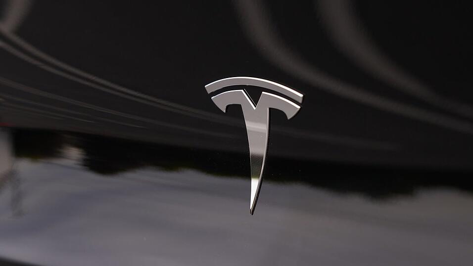 Diese Woche &ouml;ffnen Tesla, Microsoft, Johnson & Johnson, Boeing, Intel, Visa, Abbott, Chevron oder AT&T die B&uuml;cher