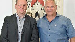 Vorsitzender des Geisenhausener Schulverbands ist Bürgermeister Martin Fischer (rechts), sein Stellvertreter wurde Bürgermeister Lars Wassereck. Vorsitzender des Geisenhausener Schulverbands ist Bürgermeister Martin Fischer (rechts), sein Stellvertreter wurde Bürgermeister Lars Wassereck.