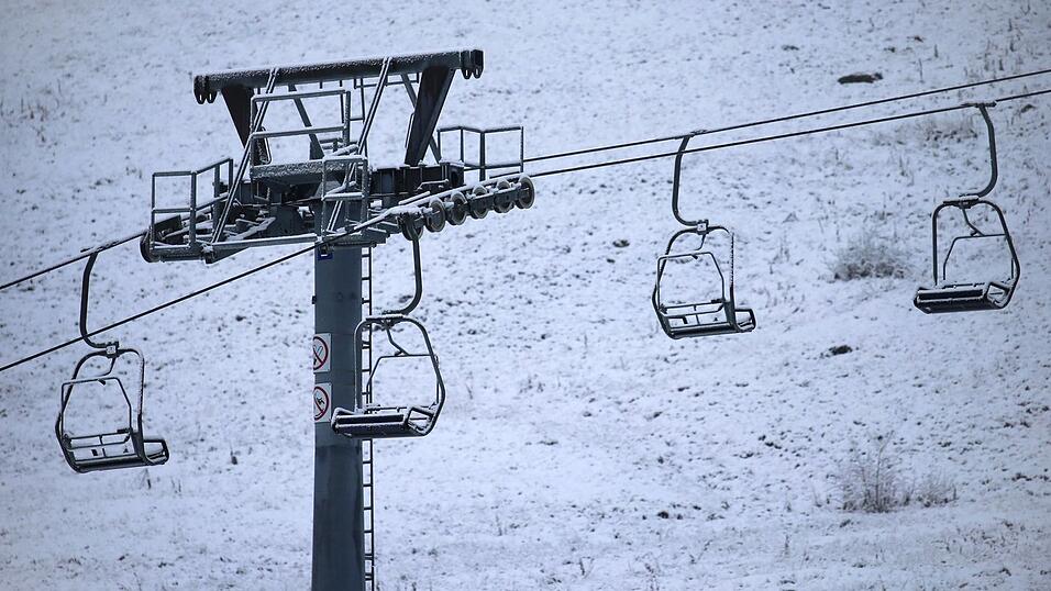 Der Sessellift und mehrere Schlepplifte am Kolbensattel stellen den Betrieb ein. (Symbolbild) Der Sessellift und mehrere Schlepplifte am Kolbensattel stellen den Betrieb ein. (Symbolbild)