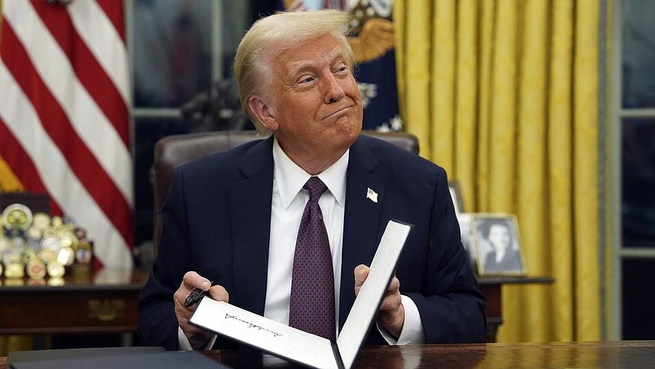 Trump verlor keine Zeit: Dutzende Entscheidungen seines Vorg&auml;ngers machte er r&uuml;ckg&auml;ngig.