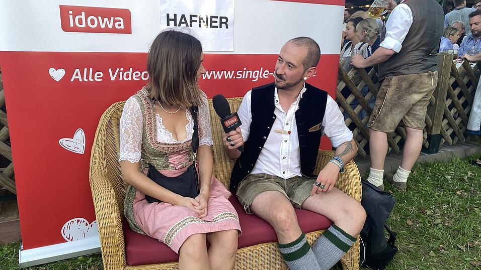 Langweilig wird es bei uns auf der Couch nie – dafür sorgen die sympathischen Gäste und die Moderatoren, die natürlich auch ihren Spaß haben. Langweilig wird es bei uns auf der Couch nie – dafür sorgen die sympathischen Gäste und die Moderatoren, die natürlich auch ihren Spaß haben.
