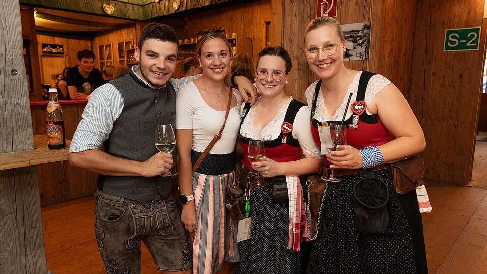 Die Partybilder vom Montag, 12. August 2024, aus dem Festzelt Weckmann. Die Partybilder vom Montag, 12. August 2024, aus dem Festzelt Weckmann.