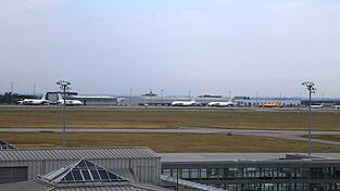 Am Flughafen Leipzig/Halle hat die Polizei eine verdächtige Drohne sichergestellt. Am Flughafen Leipzig/Halle hat die Polizei eine verdächtige Drohne sichergestellt.