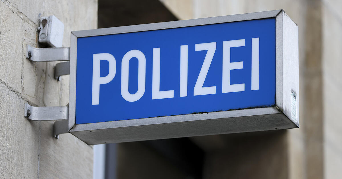 Unbekannter stiehlt BMW im Wert von etwa 70.000 Euro in Parkstetten