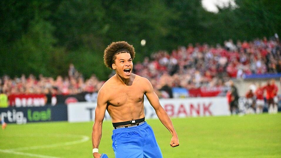 Ein Ex-Nürnberger als Pokalheld von Illertissen: Clayton Irigoyen jubelte nach seinem entscheidenden Elfmeter in Runde eins. (Archivfoto). Ein Ex-Nürnberger als Pokalheld von Illertissen: Clayton Irigoyen jubelte nach seinem entscheidenden Elfmeter in Runde eins. (Archivfoto).