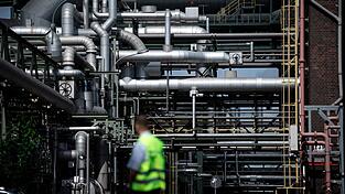 Die Chemie-Industrie hat mit gestiegenen Energiepreisen zu kämpfen. (Archivbild)