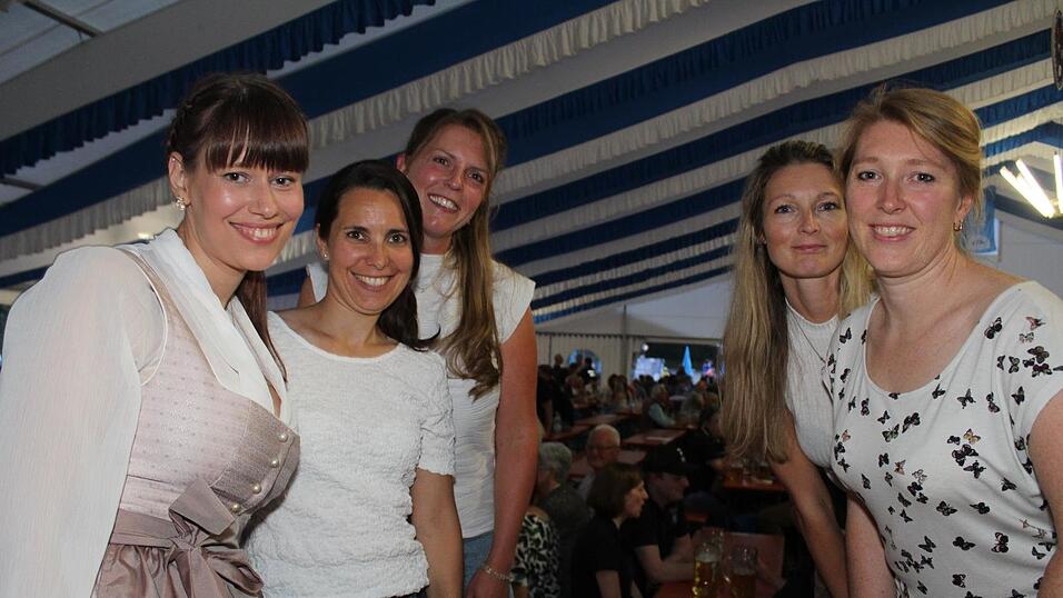 Zur Musik von Headless wurde ausgelassen gefeiert.