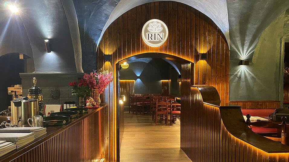 Vor wenigen Tagen hat das 'Rin' am Rot-Kreuz-Platz eröffnet. Zuvor war darin das mexikanische Restaurant 'La Cueva' beheimatet. Vor wenigen Tagen hat das 'Rin' am Rot-Kreuz-Platz eröffnet. Zuvor war darin das mexikanische Restaurant 'La Cueva' beheimatet.