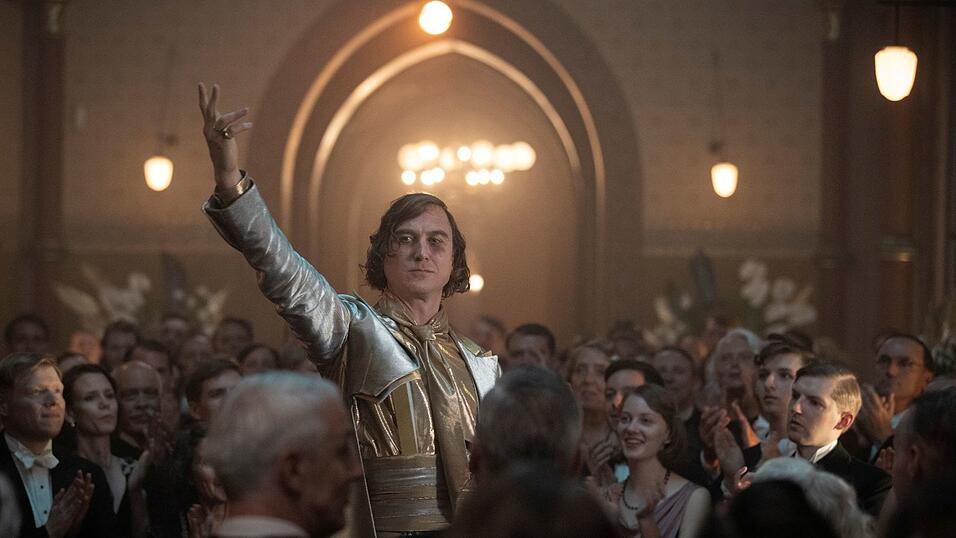 Der Schauspieler Lars Eidinger in einer Szene aus &laquo;Babylon Berlin&raquo;.