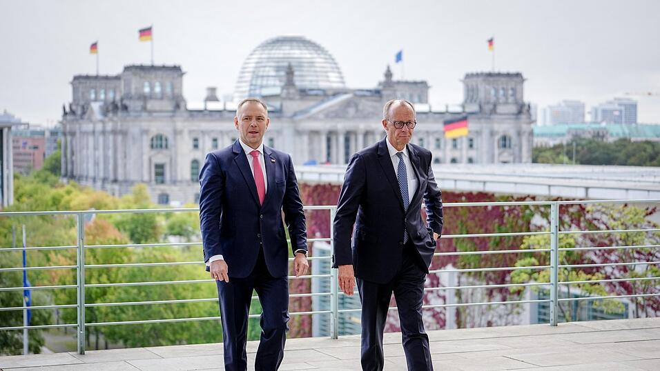 Der polnische Präsident Karol Nawrocki (l.) traf sich trotz Kritik an Deutschland zu Beratungen mit Bundeskanzler Friedrich Merz (CDU) in Berlin. Der polnische Präsident Karol Nawrocki (l.) traf sich trotz Kritik an Deutschland zu Beratungen mit Bundeskanzler Friedrich Merz (CDU) in Berlin.