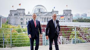 Der polnische Präsident Karol Nawrocki (l.) traf sich trotz Kritik an Deutschland zu Beratungen mit Bundeskanzler Friedrich Merz (CDU) in Berlin.