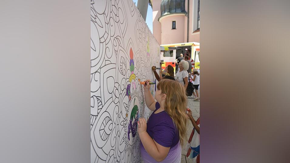 Im vergangenen Jahr konnte gemalt und gebastelt werden. Auch dieses Jahr ist ein buntes Programm geplant. Im vergangenen Jahr konnte gemalt und gebastelt werden. Auch dieses Jahr ist ein buntes Programm geplant.