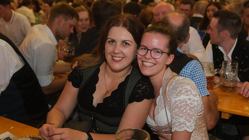 Die Partybilder vom Dienstag, 15. August 2023, aus dem Festzelt Weckmann.